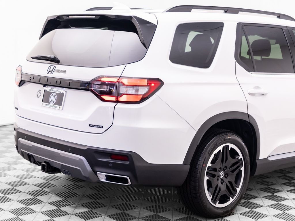 New 2026 Platinum White Pearl Honda Touring image 37