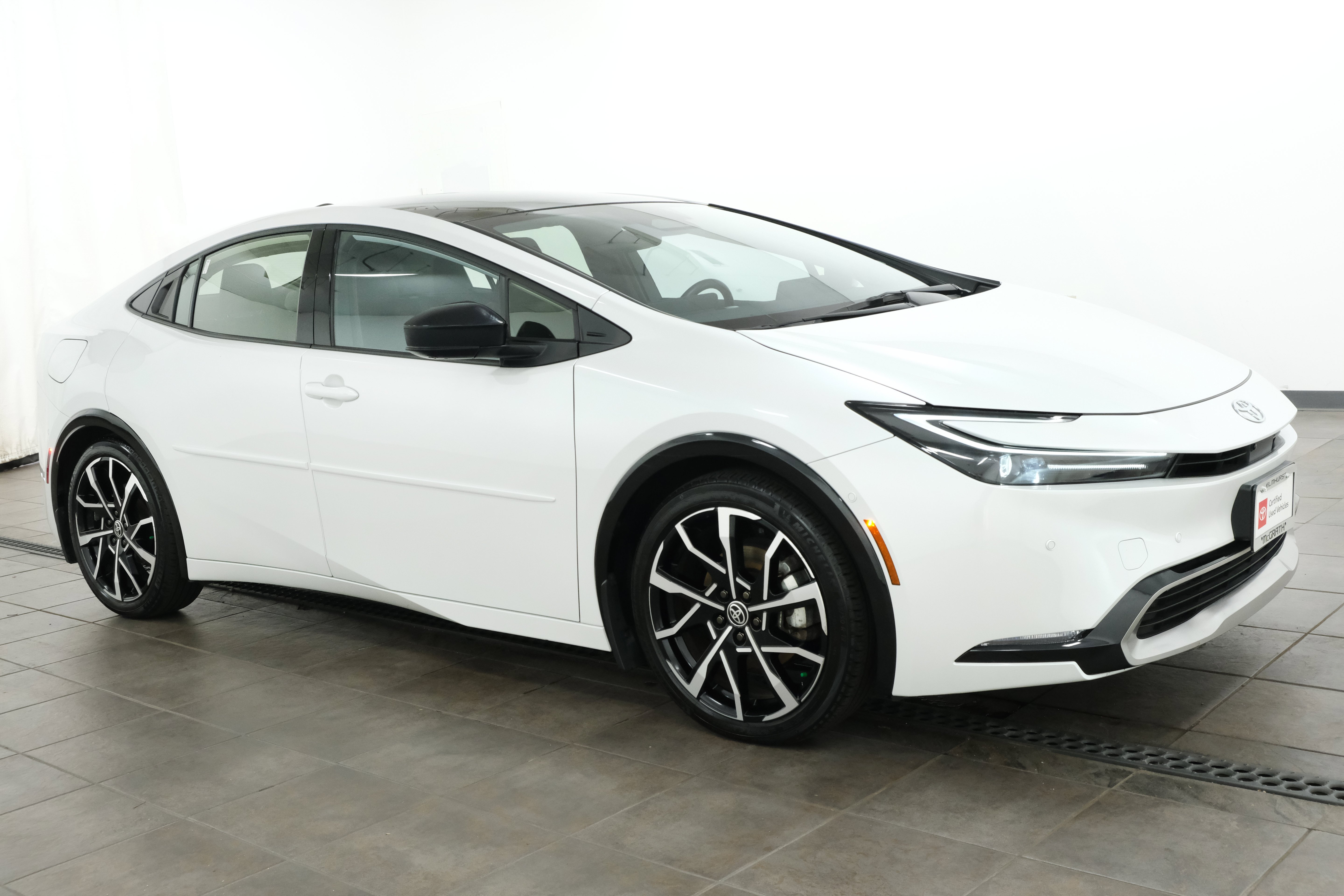 Certified Used 2025 Wind Chill Pearl Toyota XSE Premium image 7