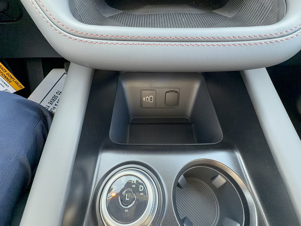 New 2026 Vapor Blue Metallic Ford Active image 18