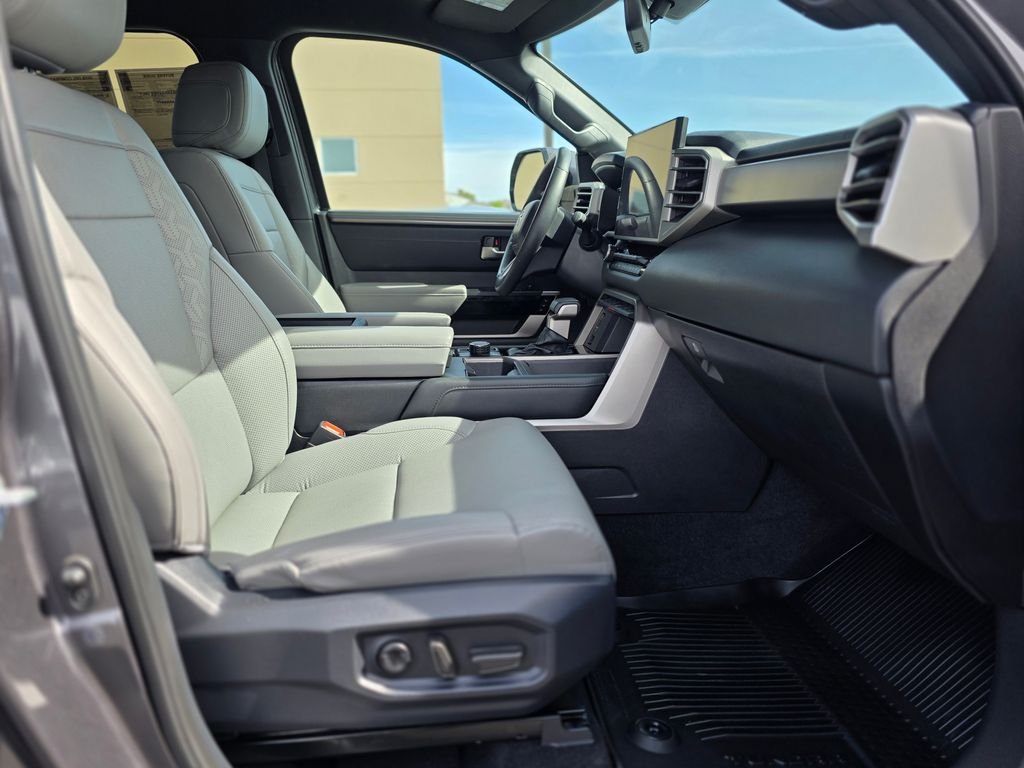 2025 Toyota Tundra Limited - Photo 10