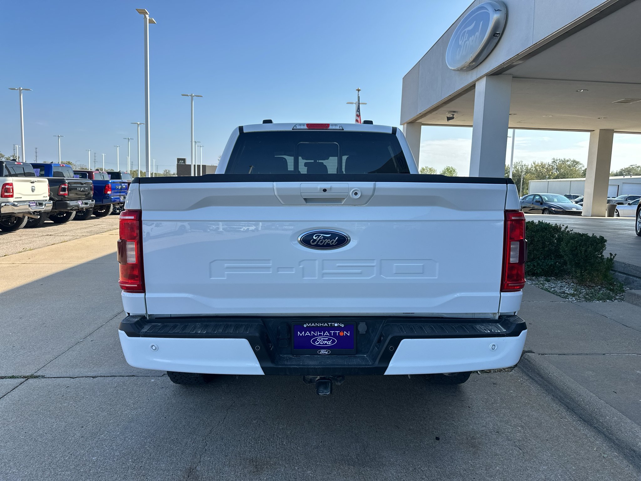Used 2023 Oxford White Ford XLT image 16