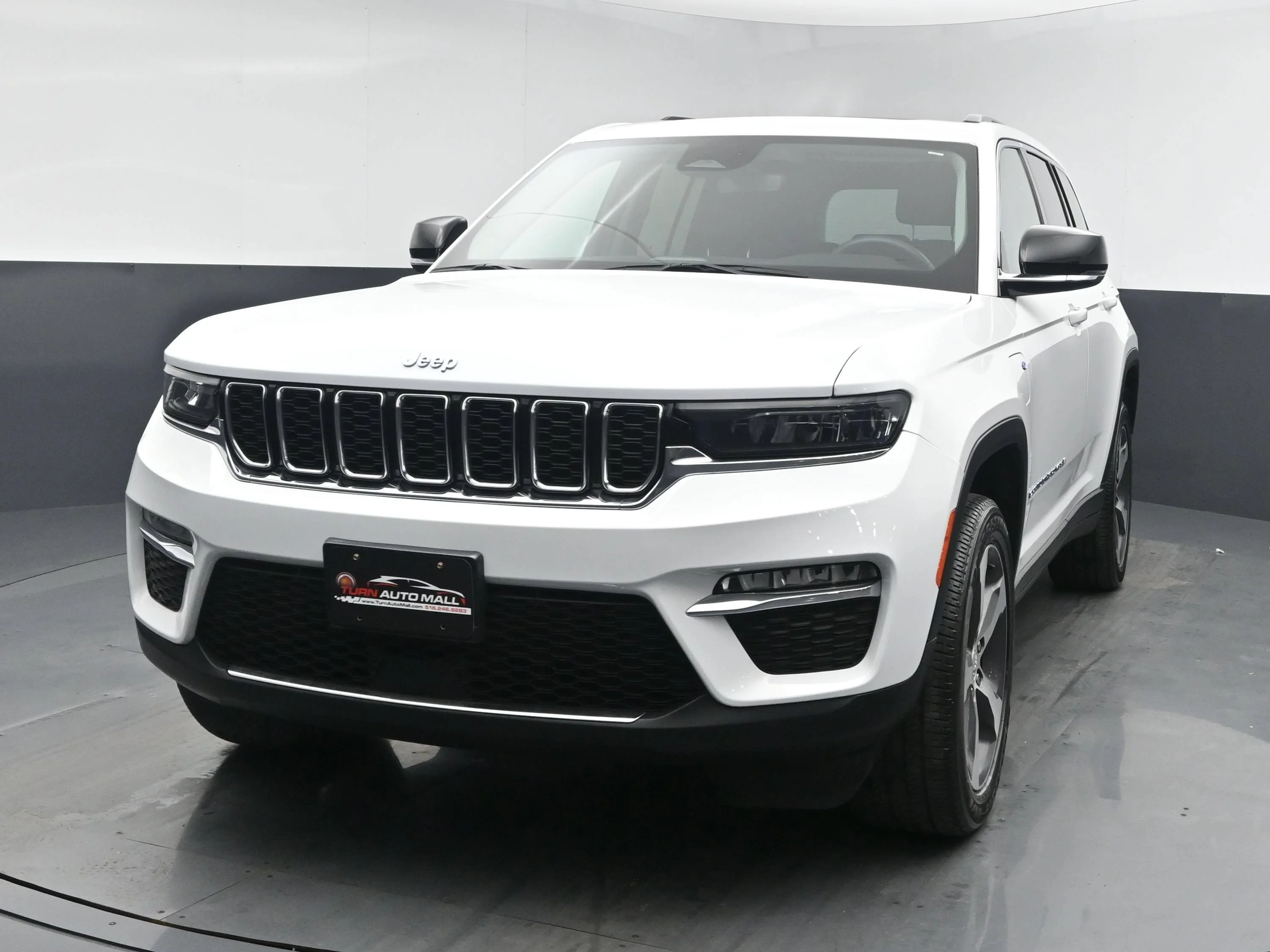 Used 2023 Bright White Clearcoat Jeep  image 19