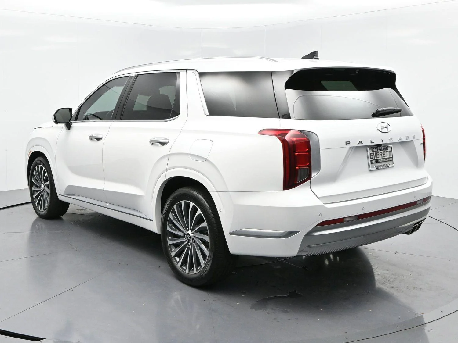 Used 2024 Hyper White Hyundai Calligraphy image 5