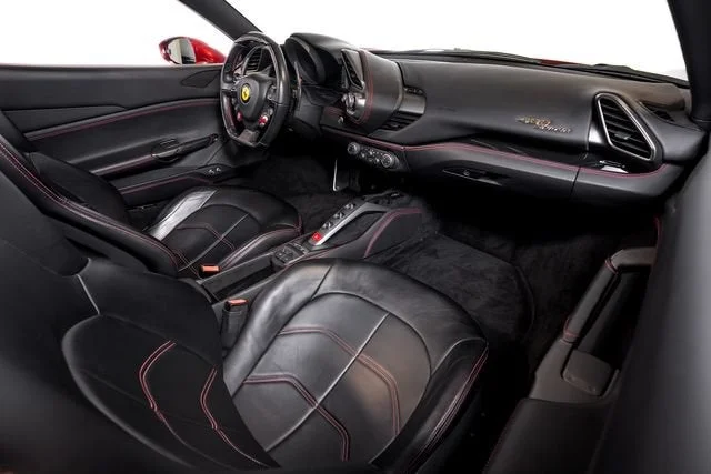 Certified Used 2018 Rosso Fiorano Ferrari  image 51