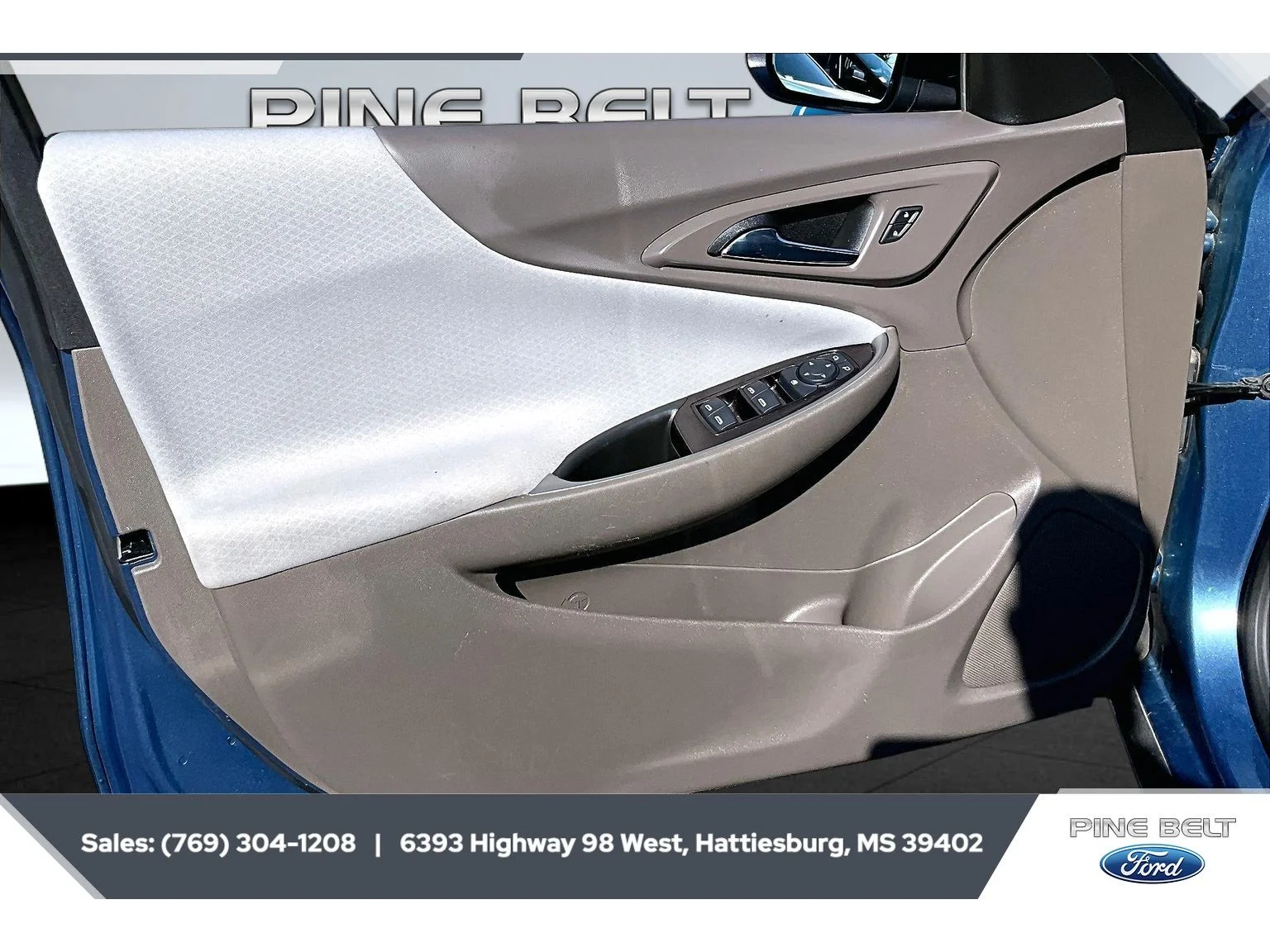 Used 2024 Lakeshore Blue Metallic Chevrolet LT image 17