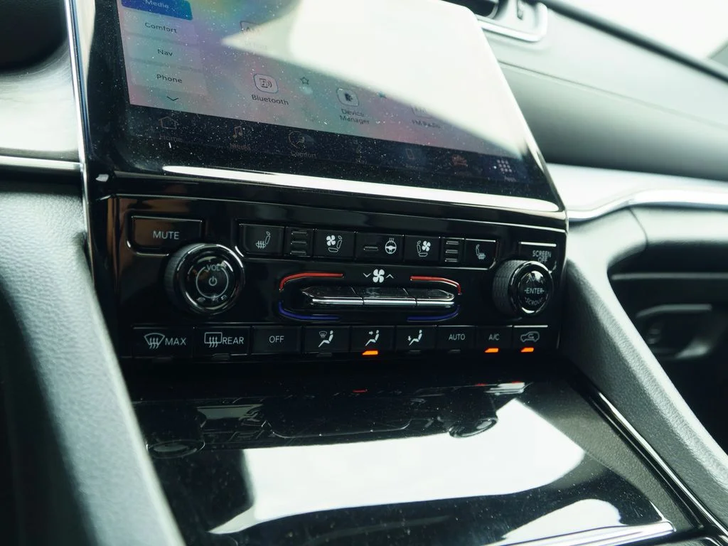 Used 2023 Black Jeep Overland image 26