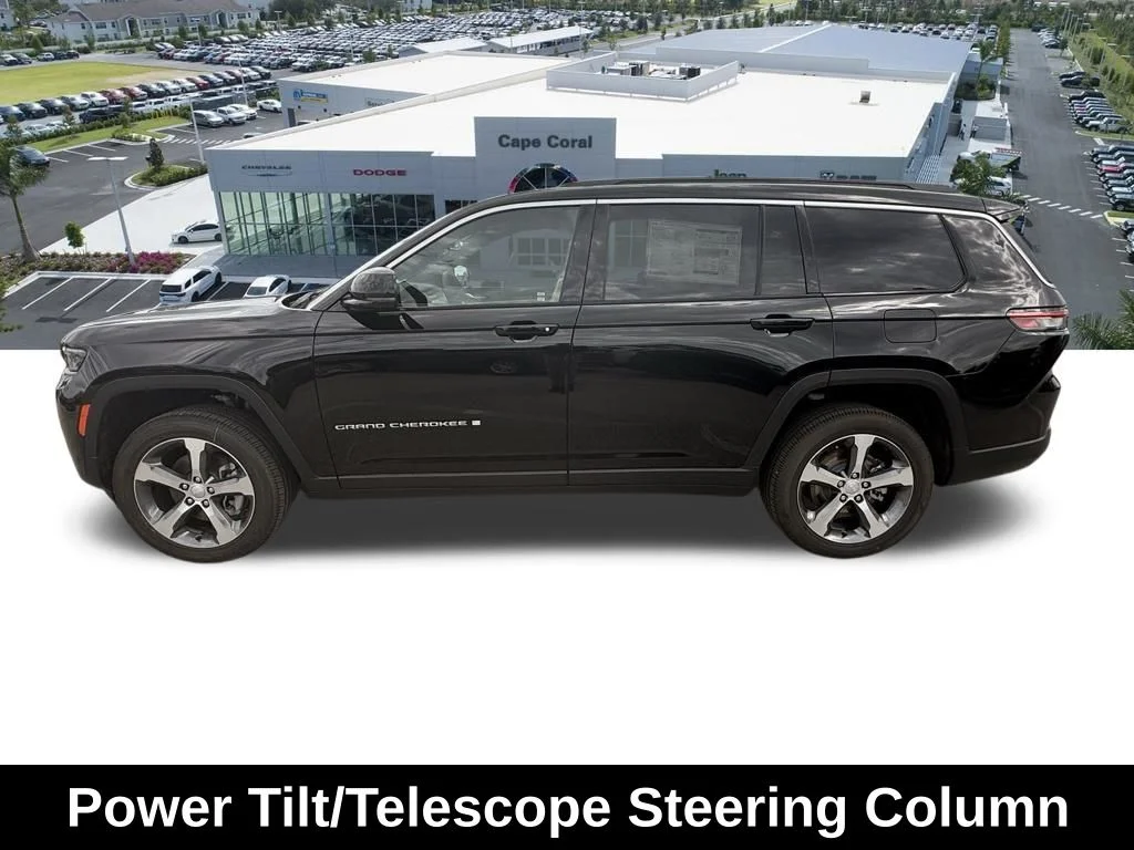 New 2026 Diamond Black Crystal Pearl-Coat Exterior Paint Jeep Limited image 8