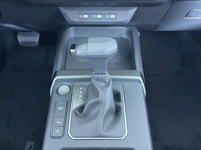 New 2027 IVORY SILVER Kia LX image 15
