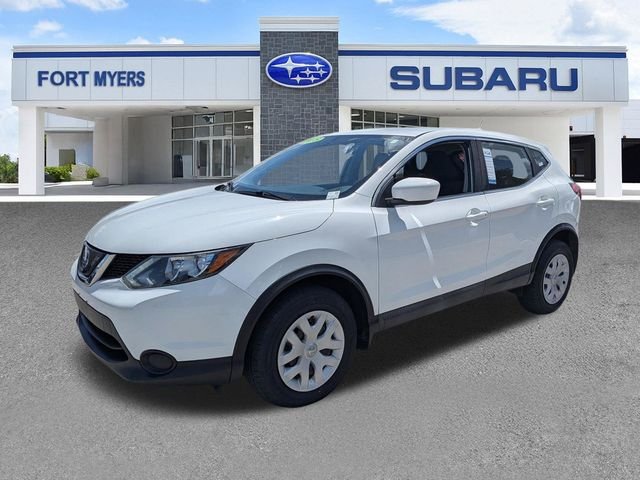 Used 2018 White Nissan S image 8