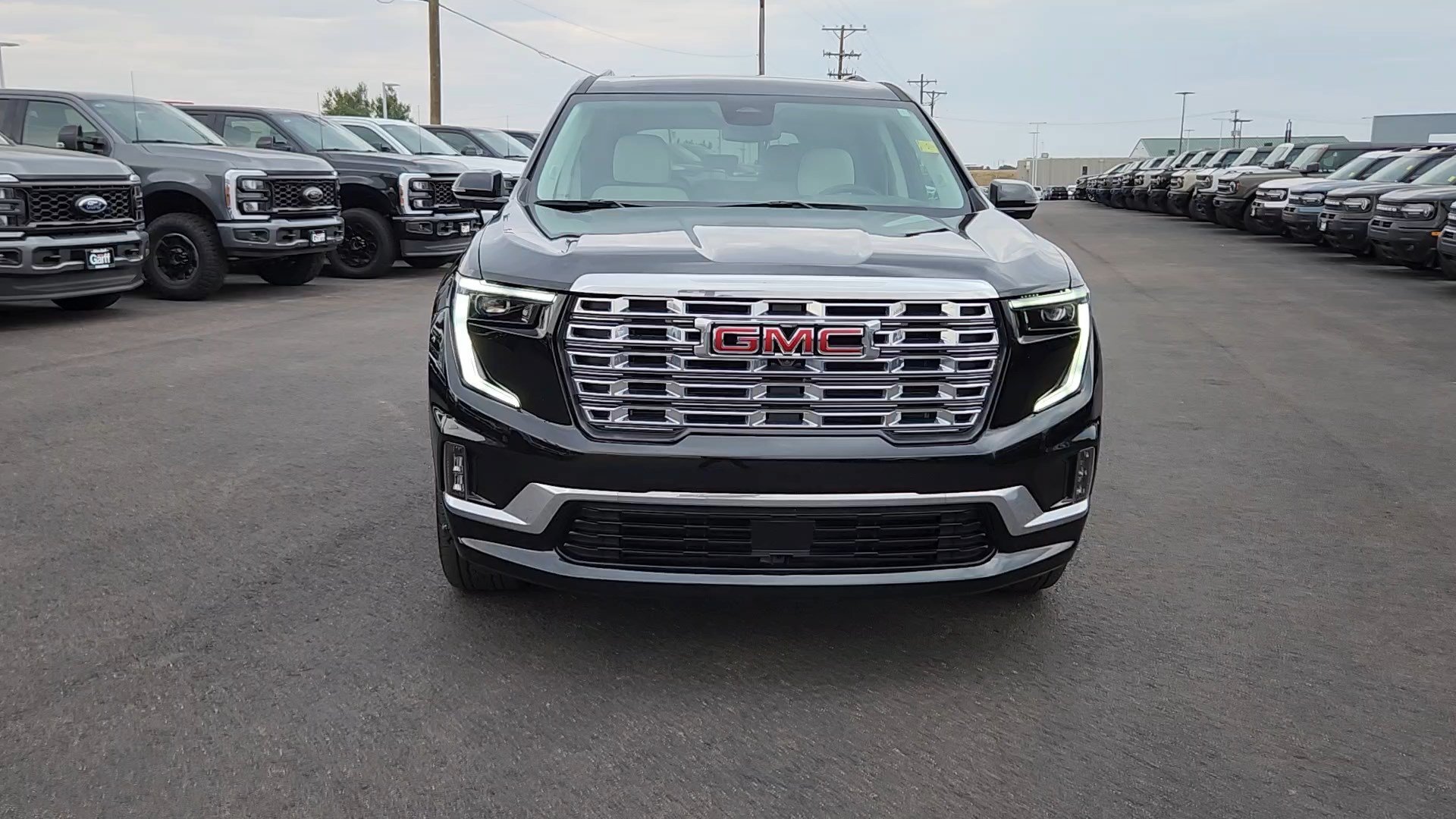 Used 2024 Purple GMC AWD Denali image 4