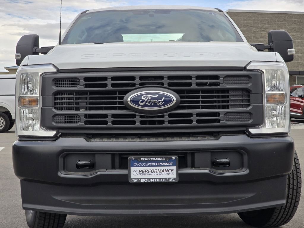 New 2026 Oxford White Ford XL image 3
