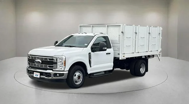 2025 Ford F-350 Super Duty Chassis Cab XLT - Photo 20