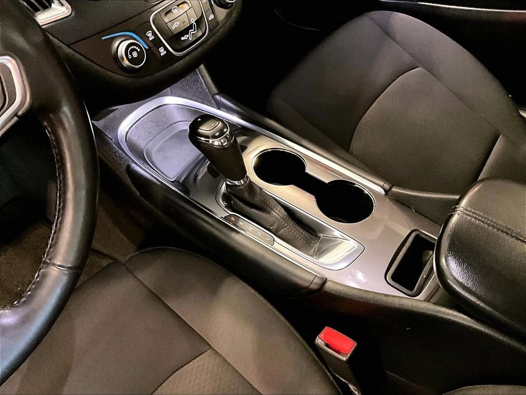 Used 2018 Gray Chevrolet LT image 20