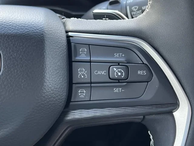 Used 2024 Gray Jeep Altitude image 24