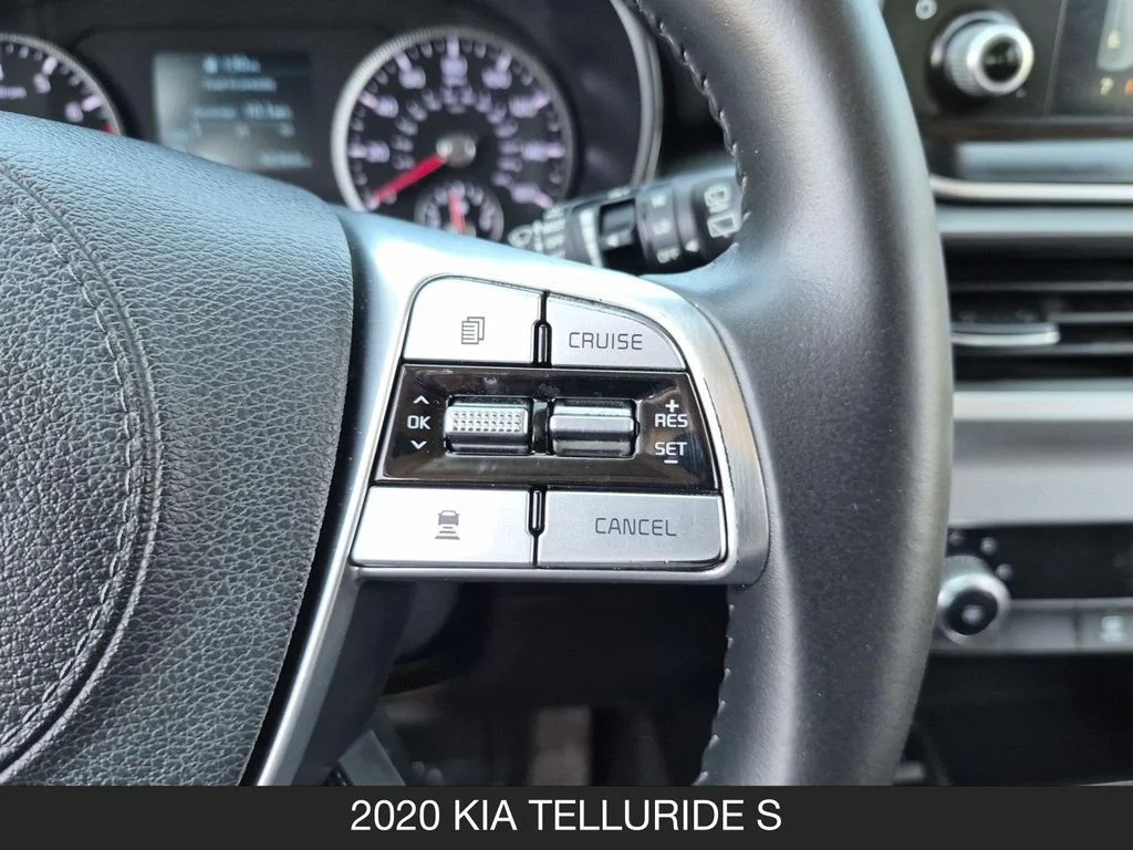 Used 2020 Green Kia S image 19