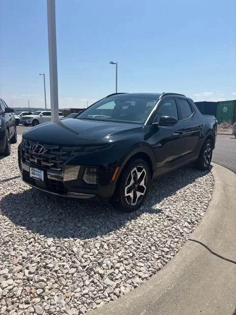 Used 2022 Black Hyundai Limited image 1