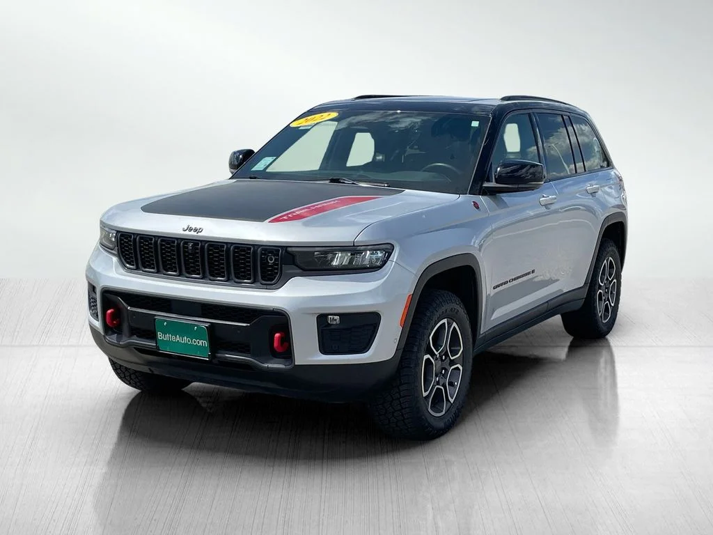 Used 2022 Silver Zynith Jeep Trailhawk image 7