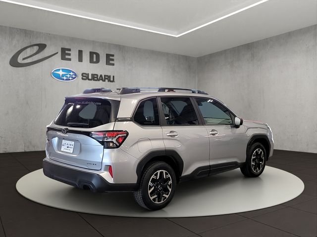 Used 2025 Ice Silver Metallic Subaru Premium image 13