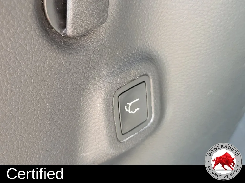 Used 2018 Orange Jeep Trailhawk image 15