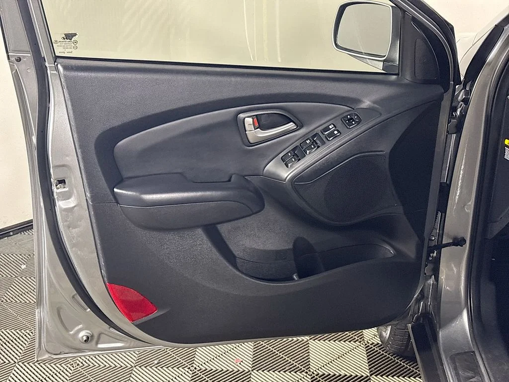 Used 2010 Gray Hyundai Limited image 10