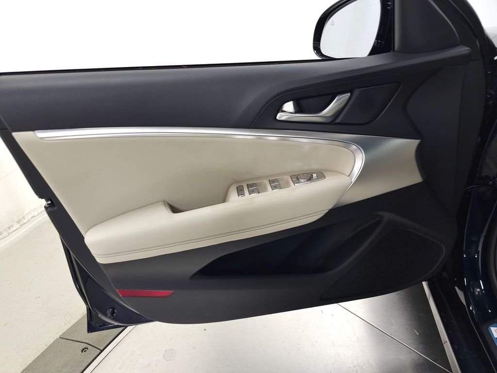 New 2026 Capri Blue Genesis 2.5T image 9
