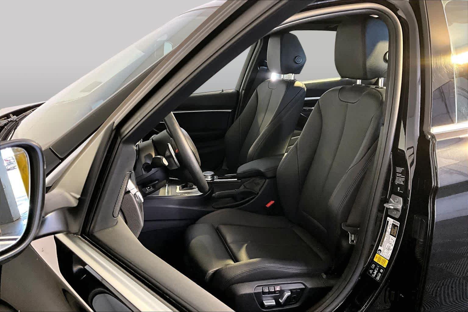 Used 2018 Black Sapphire Metallic BMW 330i xDrive image 9