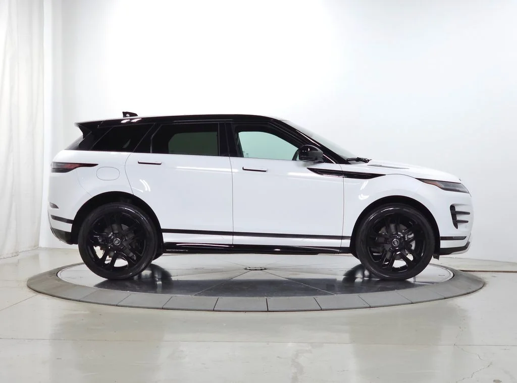 Certified Used 2024 White Land Rover Dynamic image 9