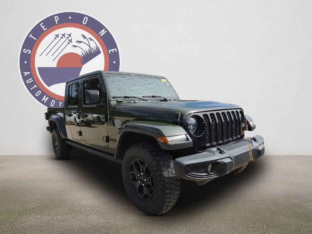Used 2022 Green Jeep Willys image 2
