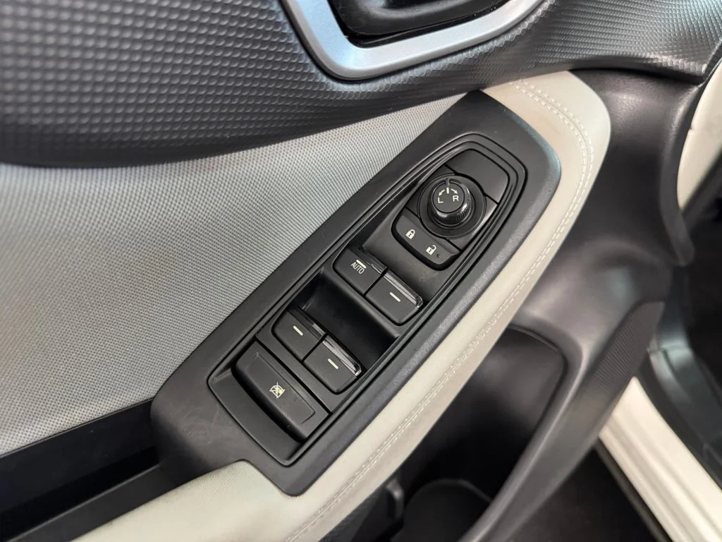 Used 2021 White Subaru Base image 14