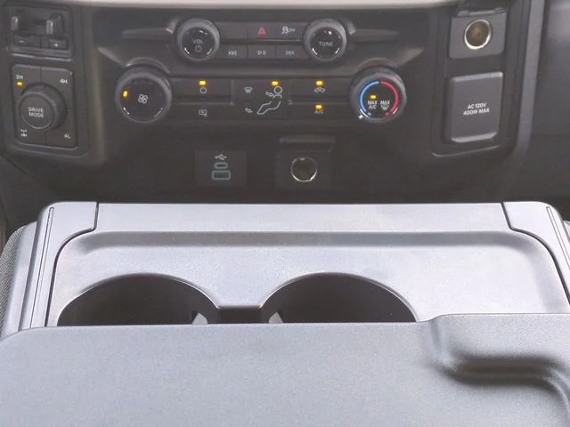 New 2026 Oxford White Ford F-250® XLT image 19