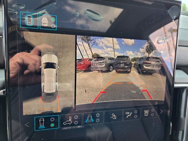 2026 GMC Yukon Denali - Photo 12