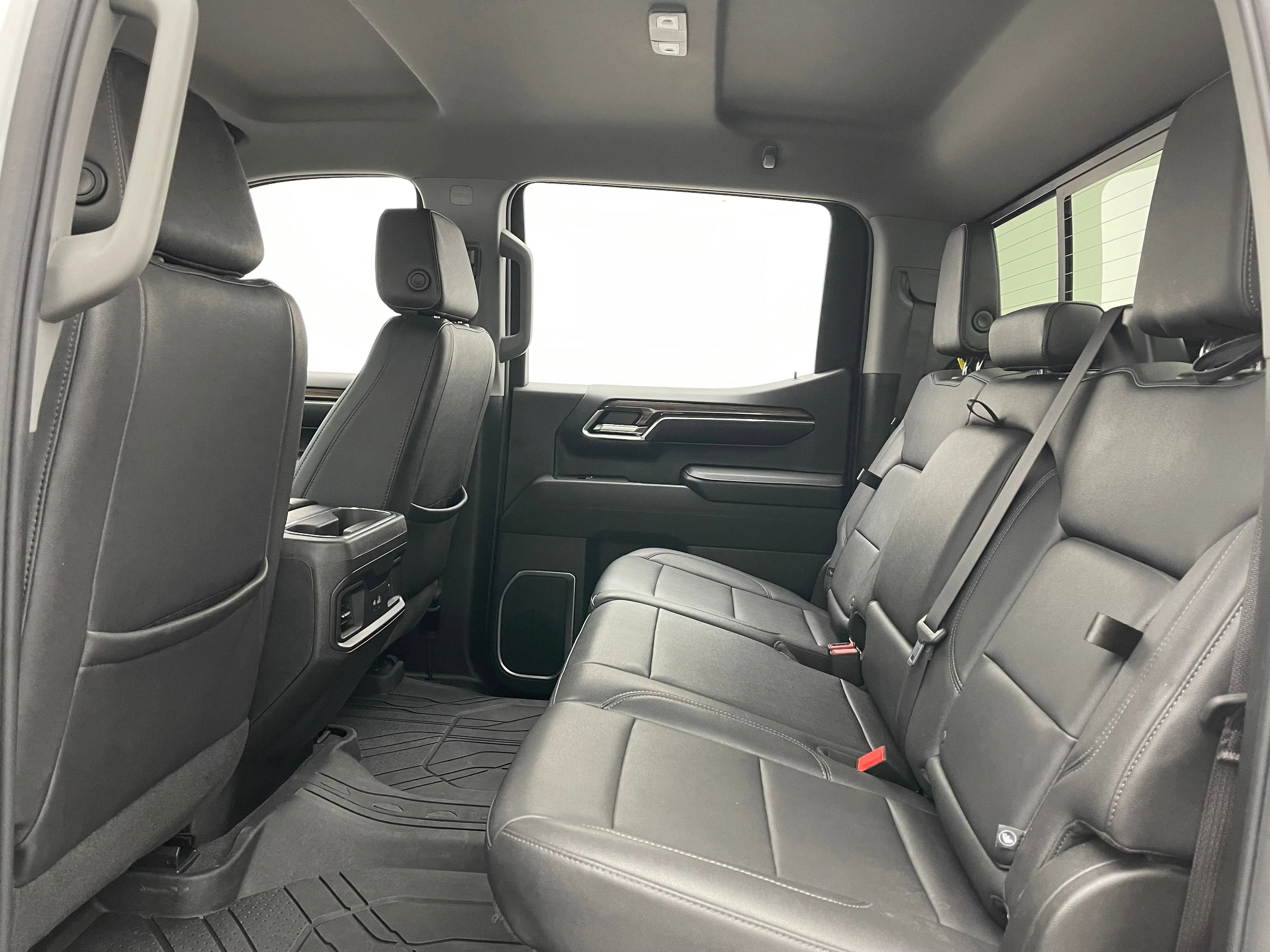 Used 2024 Summit White Chevrolet RST image 37