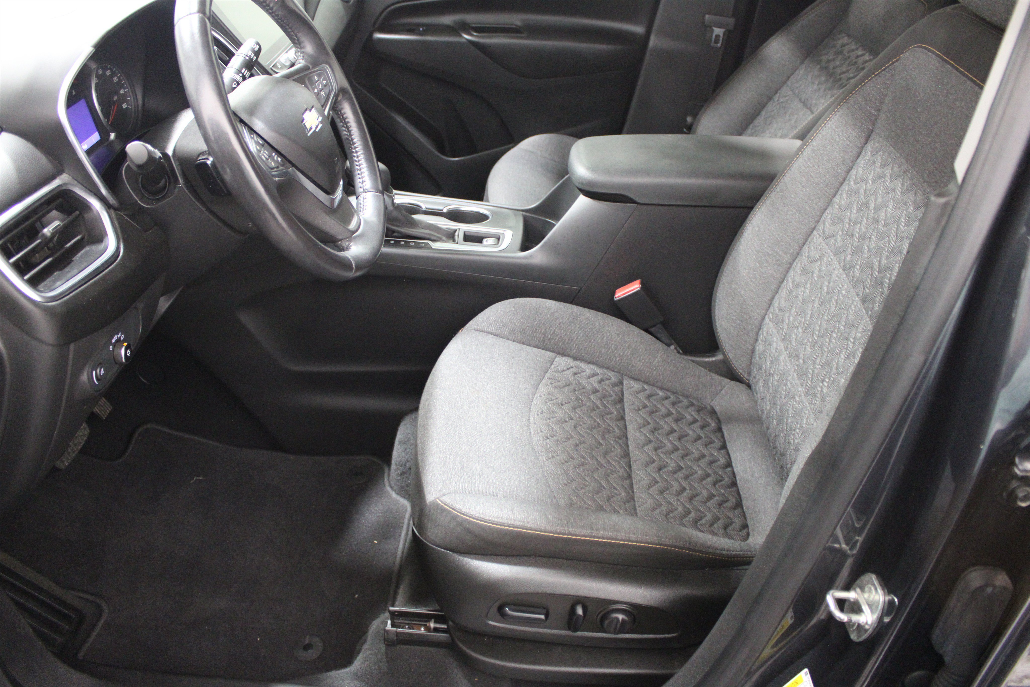 Used 2022 Iron Gray Metallic Chevrolet LT image 5