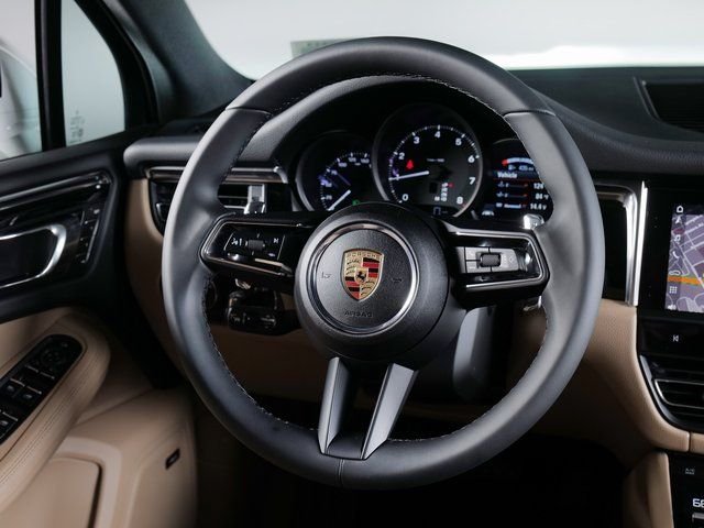 2025 Porsche Macan Base - Photo 17