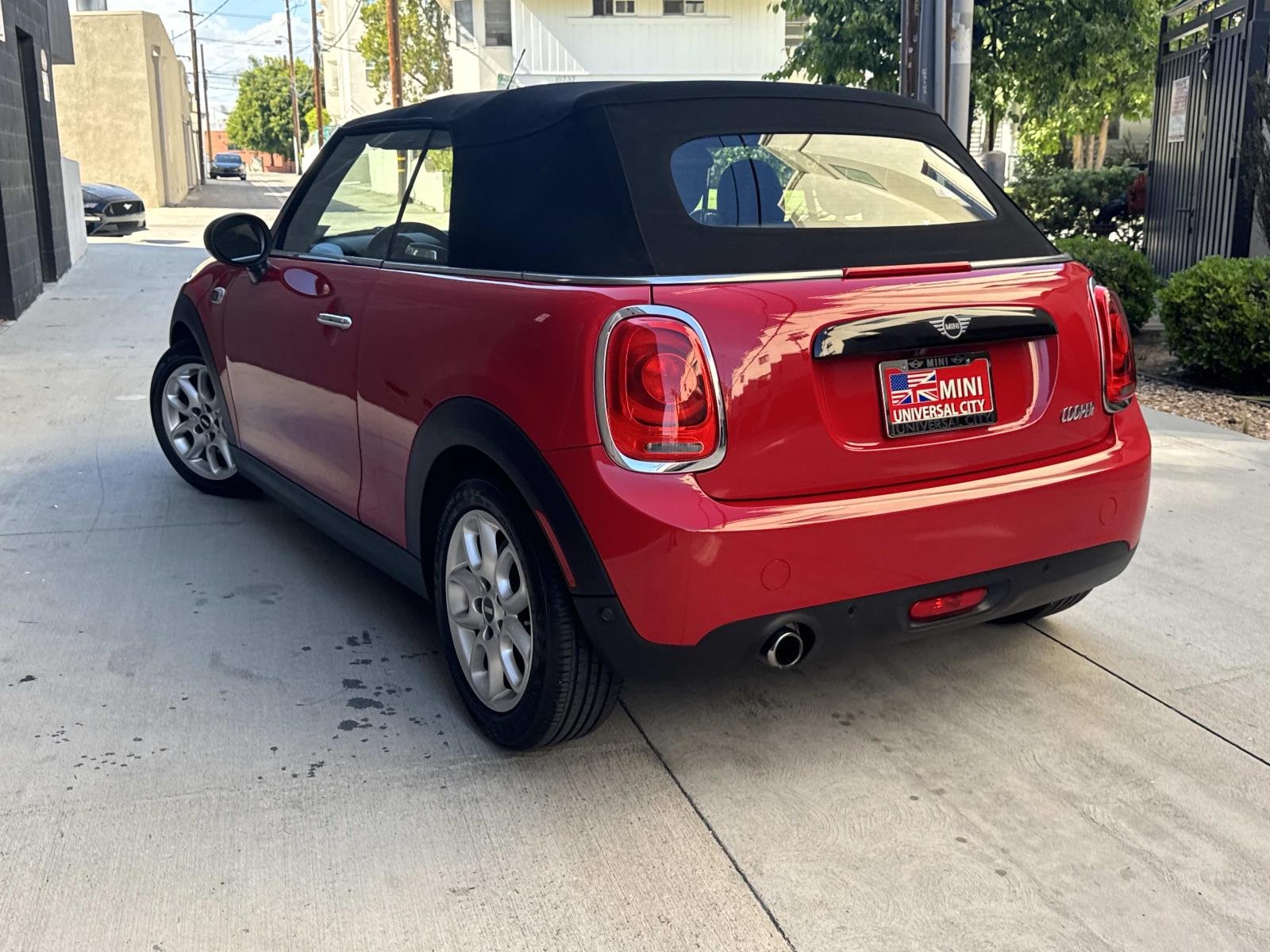 Used 2019 Chili Red MINI Cooper FWD image 3