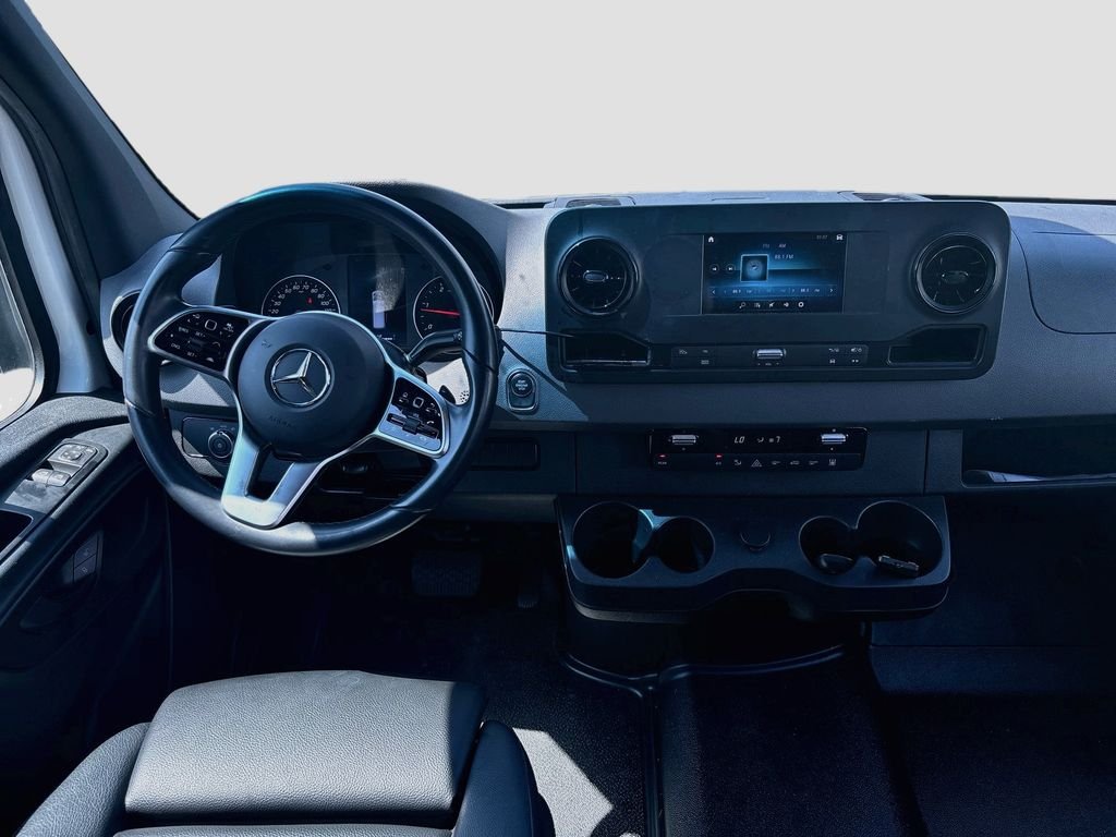 Used 2022  Mercedes-Benz Passenger 170 WB image 26