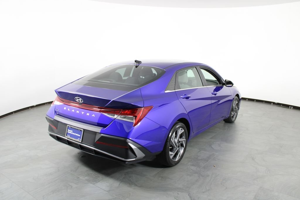 Certified Used 2024 Blue Hyundai SEL image 4