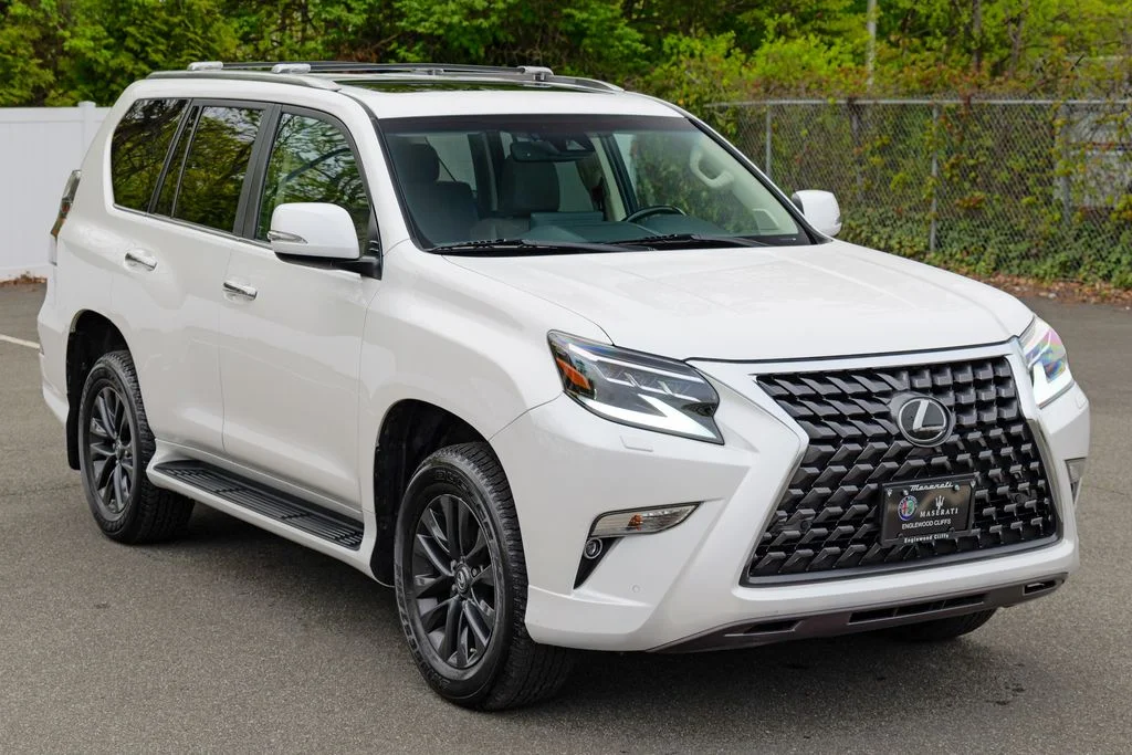 Used 2023 White Pearl Lexus 460 image 9
