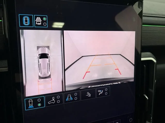 2027 GMC Acadia Denali - Photo 16