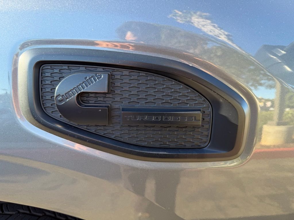 Used 2018 Gray Nissan SV image 7