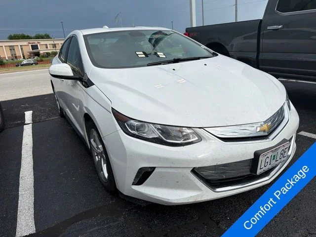 Used 2017 Summit White Chevrolet LT image 3