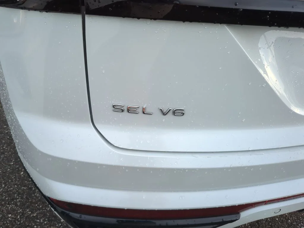 Used 2023 White Volkswagen 3.6L V6 SEL R-Line image 6