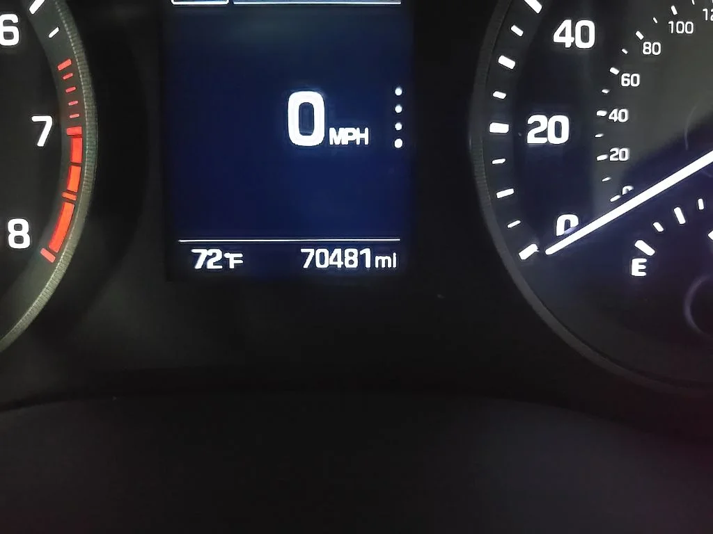 Used 2018 Gray Hyundai SE image 22