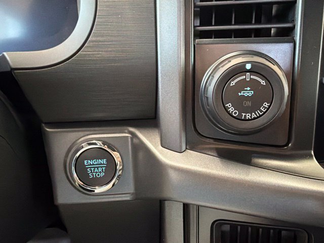 New 2026 Agate Black Metallic Ford XLT image 30