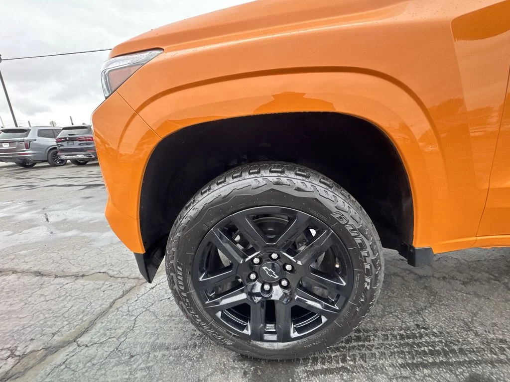 Used 2025 Orange Chevrolet Z71 image 10