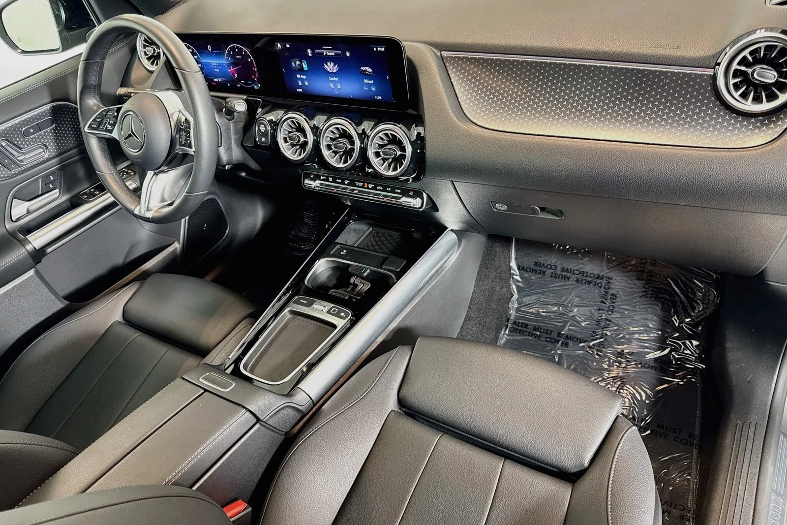 Used 2026 Mountain Grey Metallic Mercedes-Benz GLA 250 image 28