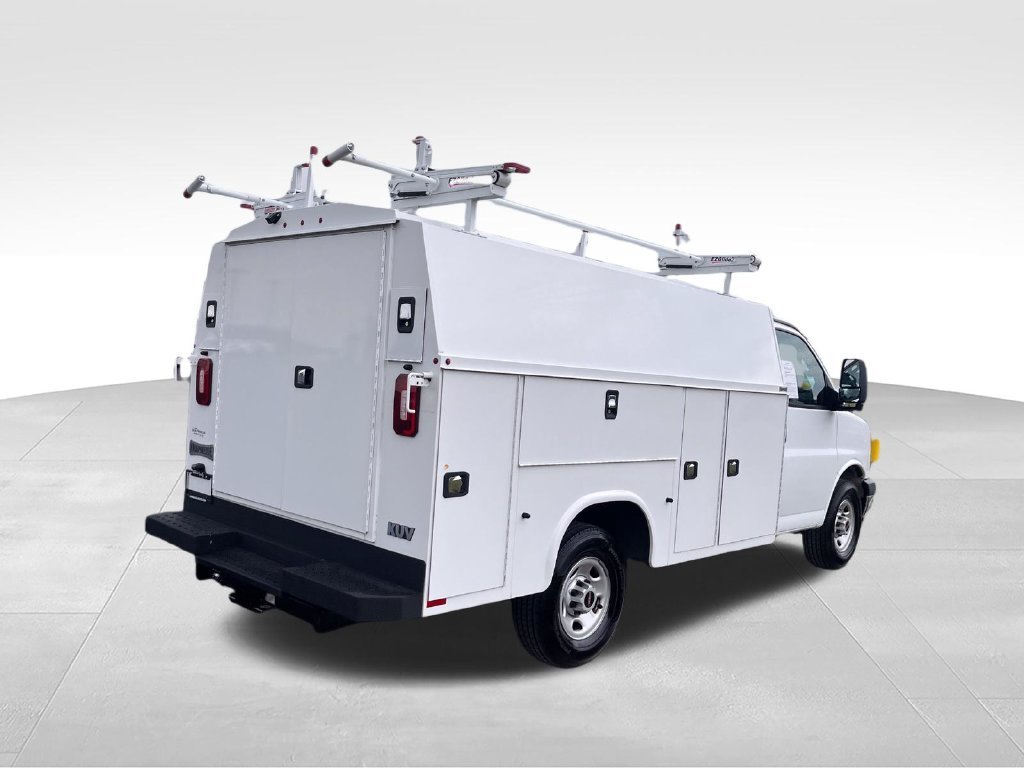 Used 2023 White GMC Work Van image 5