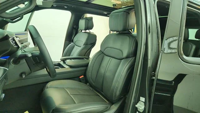 New 2026 High Gloss Black Exterior Paint Jeep Summit Obsidian image 17