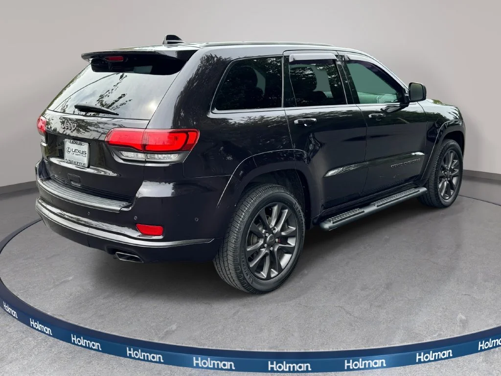Used 2018 Red Jeep Overland image 6