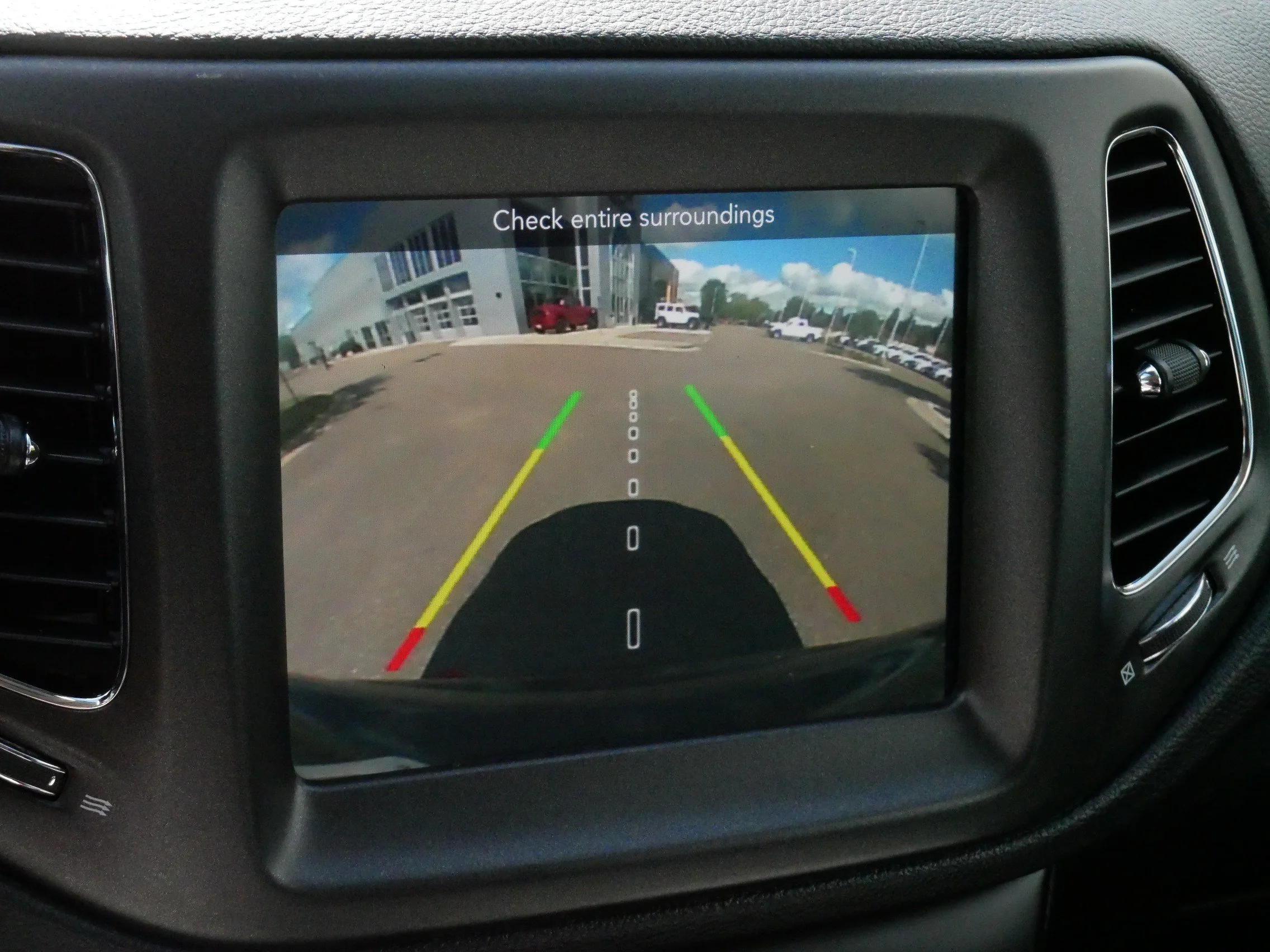 Used 2018 Diamond Black Crystal Pearlcoat Jeep Trailhawk image 31